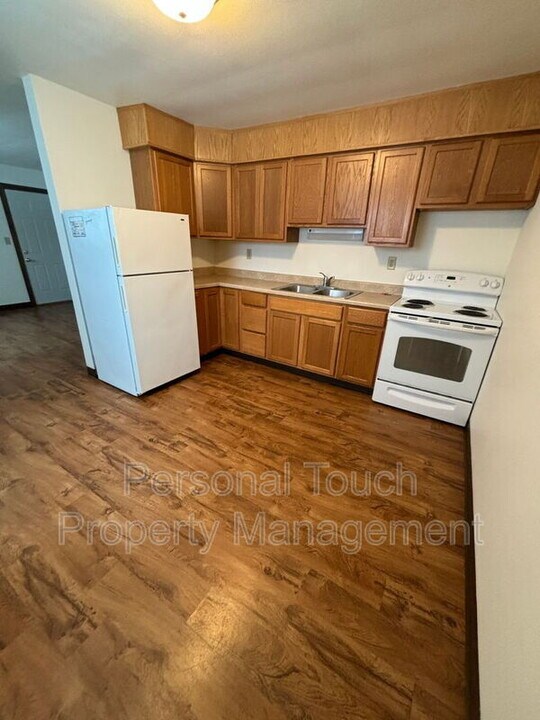 132 6th Ave N in Casselton, ND - Foto de edificio