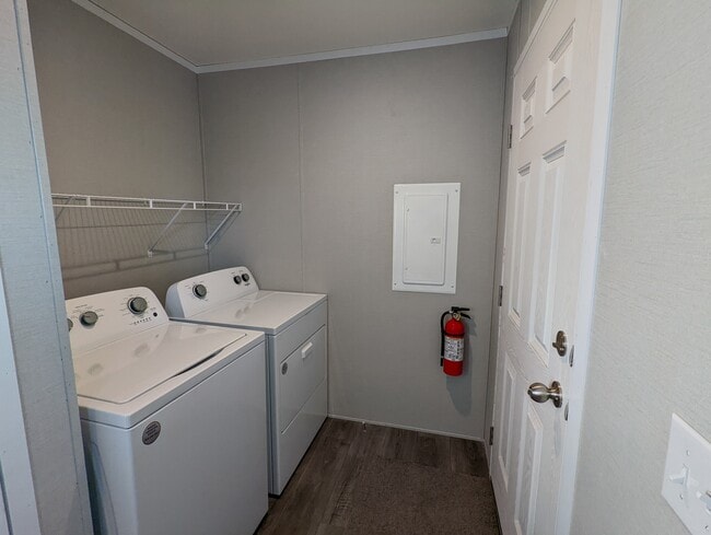 584 Delaware in Belleville, MI - Building Photo - Building Photo