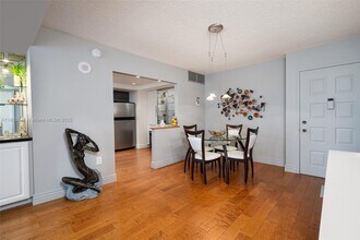 1201 S Ocean Dr, Unit 907N in Hollywood, FL - Building Photo - Building Photo