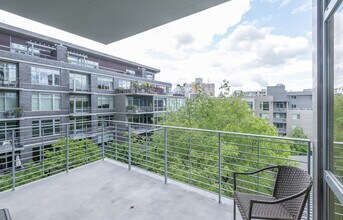 1255 NW 9th Ave in Portland, OR - Building Photo - Building Photo