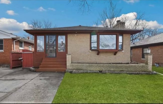 property at 317 Warren St