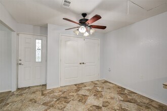 811 W 7th St in Freeport, TX - Building Photo - Building Photo