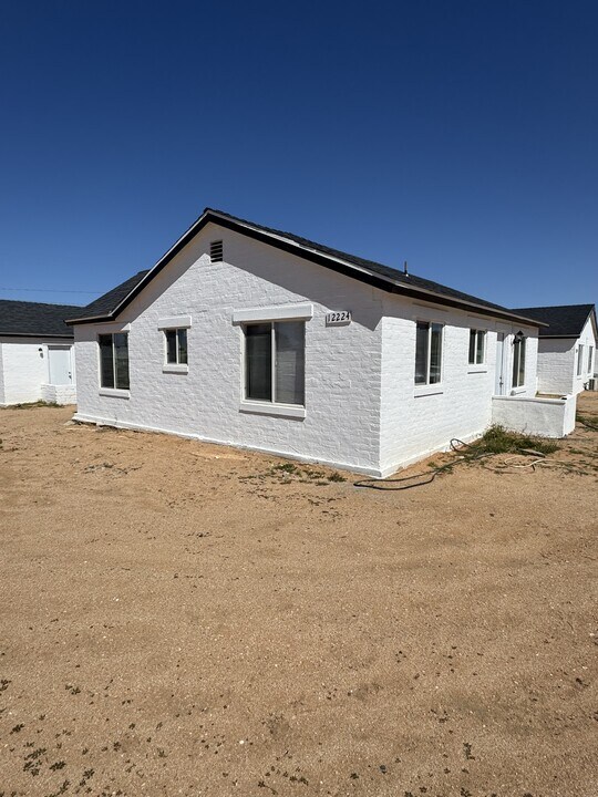 12224 James St in Boron, CA - Building Photo
