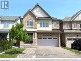 7729 Hackberry Trl in Niagara Falls, ON - Building Photo