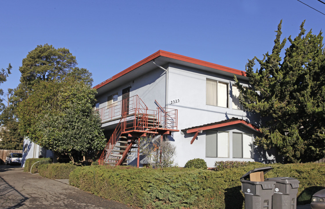 3525 Ardley Ave in Oakland, CA - Building Photo