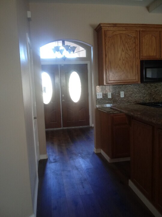 10632 Camille Ct in California City, CA - Building Photo