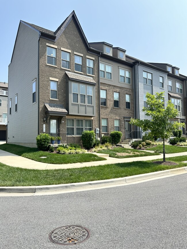 131 Albany Pl in Largo, MD - Building Photo - Building Photo