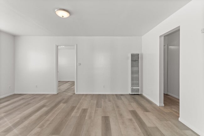 11116 Berendo Ave in Los Angeles, CA - Building Photo - Building Photo