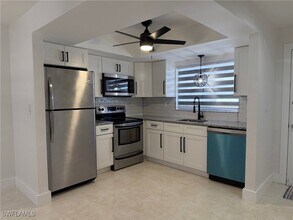 3318 Del Prado Blvd S in Cape Coral, FL - Foto de edificio - Building Photo