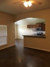 7205 Hackberry Ct in Granbury, TX - Foto de edificio - Building Photo