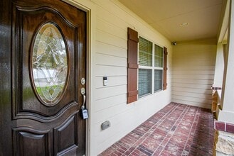 231 S Lantana Cir in Sealy, TX - Foto de edificio - Building Photo