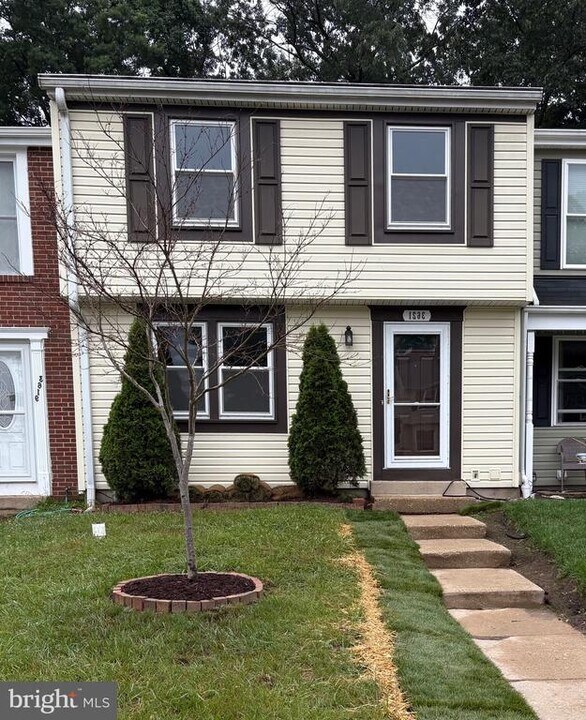 3621 Chadwick Ct in Pasadena, MD - Foto de edificio
