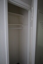 6216 Leola Way in Sacramento, CA - Building Photo - Building Photo
