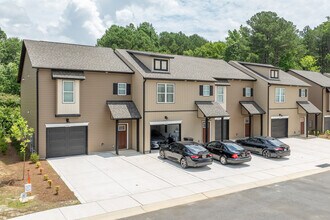Parkwood West Townhomes in Fayetteville, NC - Foto de edificio - Building Photo