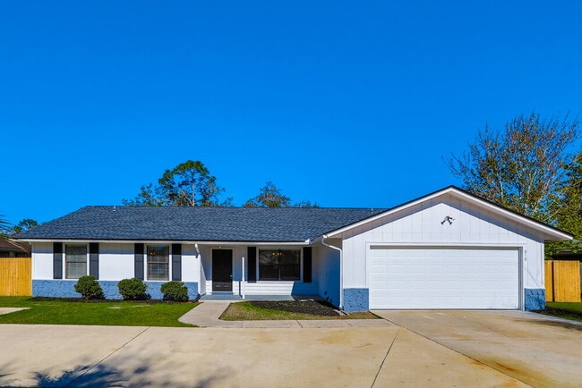 property at 818 Elmwood St