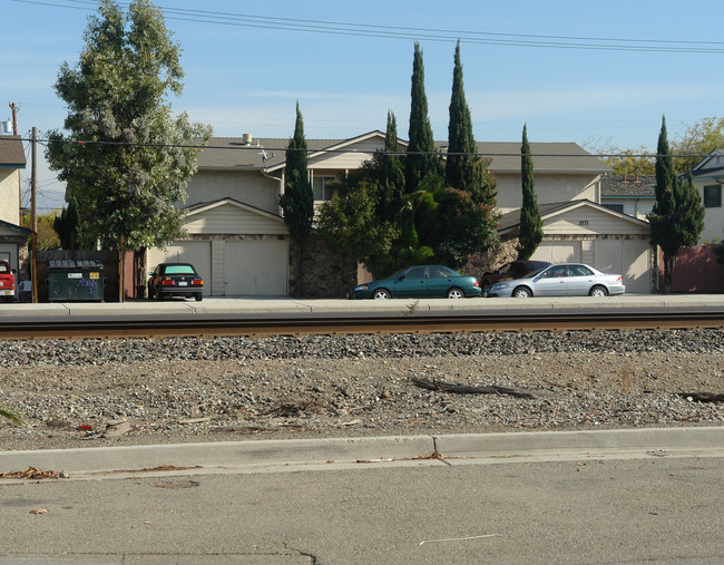 3571 Lafayette St in Santa Clara, CA - Foto de edificio - Building Photo