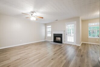45 Churchill Park Dr in Newnan, GA - Building Photo - Building Photo