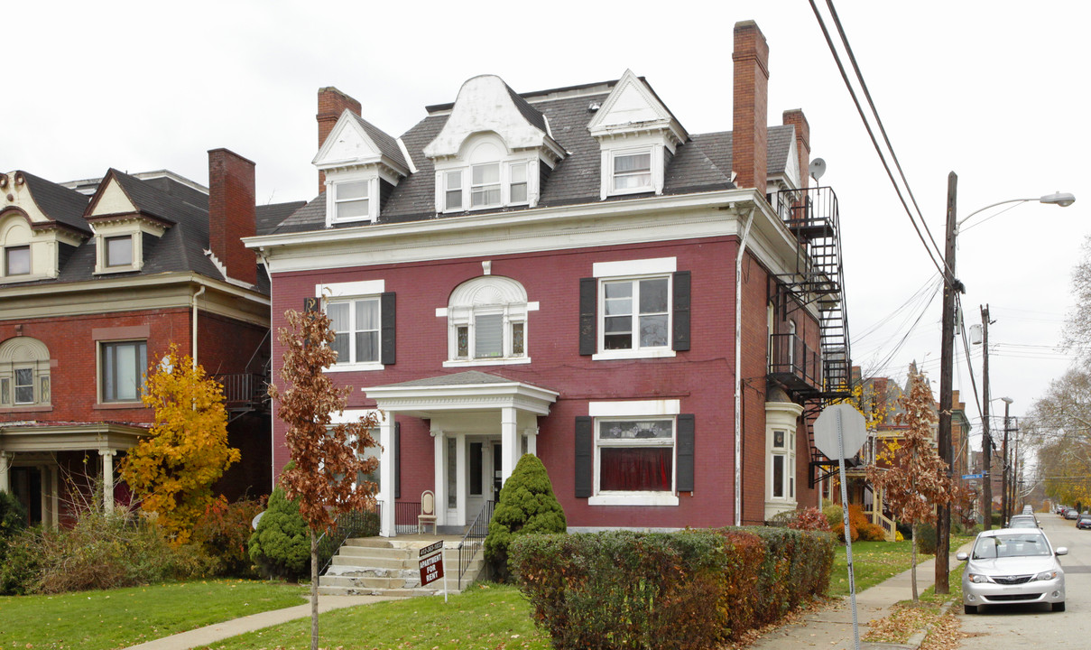 5623 Stanton Ave in Pittsburgh, PA - Foto de edificio