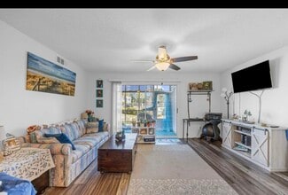 8775 Chandler Dr, Unit C in Myrtle Beach, SC - Building Photo - Building Photo