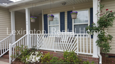 106 Maguire Dr in Lexington, SC - Building Photo - Building Photo