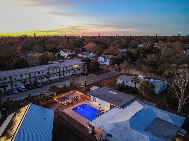 4739 Baywood Point S in Gulfport, FL - Building Photo - Building Photo