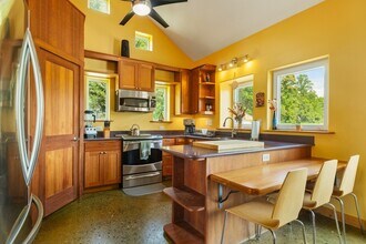 105 Creative Cove in Canton, NC - Building Photo - Building Photo