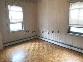 74 Otis St, Unit 2R in Cambridge, MA - Foto de edificio - Building Photo