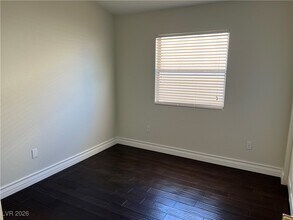 7987 Lone Jogger in Las Vegas, NV - Building Photo - Building Photo