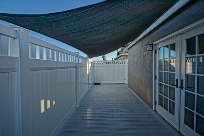 1732 Carver St in Redondo Beach, CA - Building Photo - Building Photo