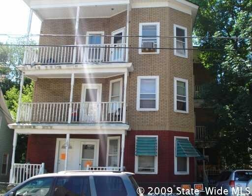182 Lincoln St in Woonsocket, RI - Foto de edificio