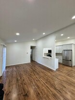 1944 Navarone Dr in Naperville, IL - Building Photo