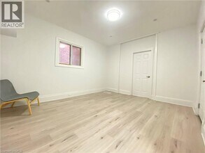 114 Tisdale St N in Hamilton, ON - Building Photo - Building Photo