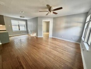 504 Clover Ct in Austin, TX - Building Photo - Building Photo