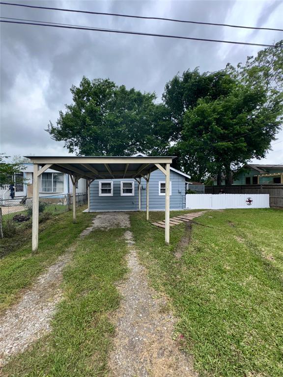 4104 Houx St in Bacliff, TX - Building Photo - Building Photo