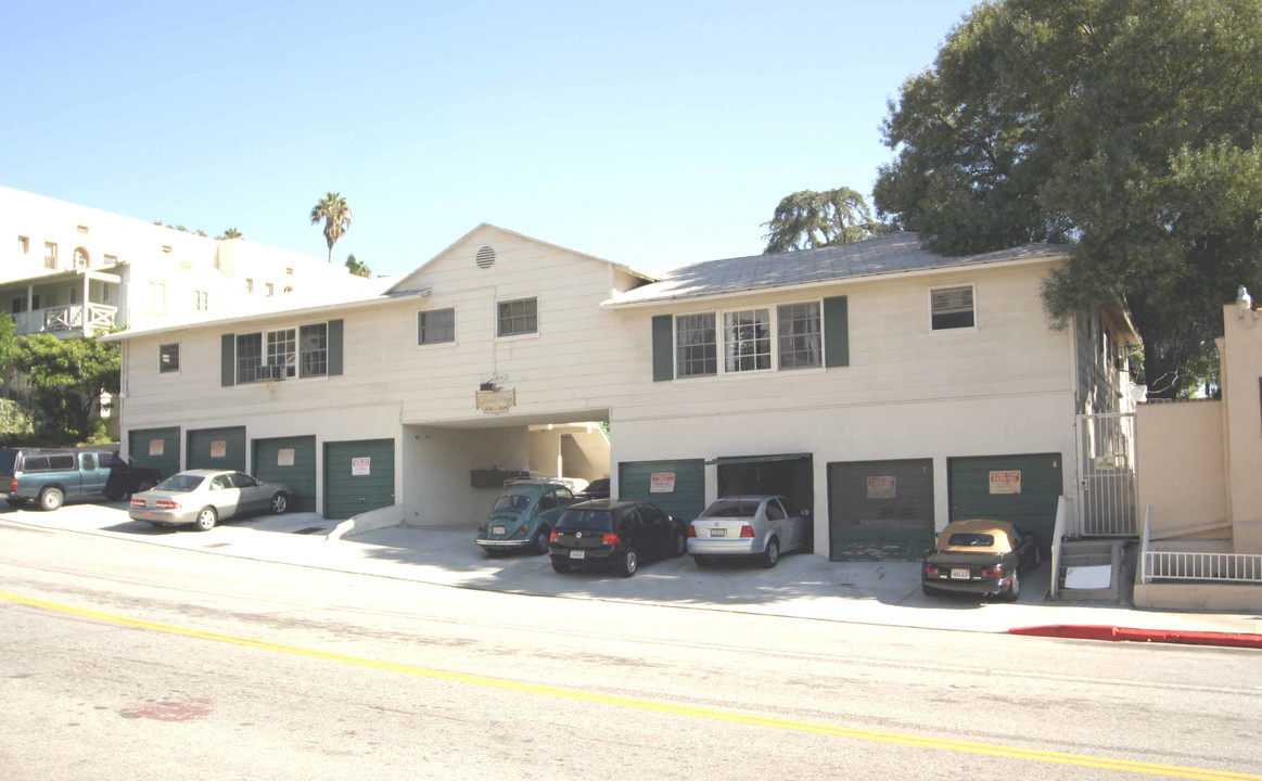 2006 Argyle Avenue in Los Angeles, CA - Foto de edificio