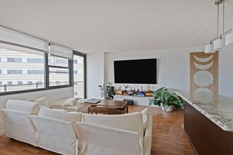 280 Marin Blvd in Jersey City, NJ - Building Photo - Building Photo