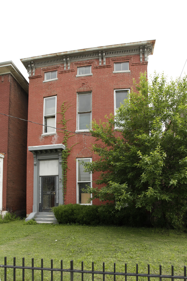 225 E Breckinridge St in Louisville, KY - Building Photo - Building Photo