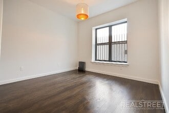 Stunning Modern Large 2 Bedroom in Brooklyn, NY - Building Photo - Building Photo