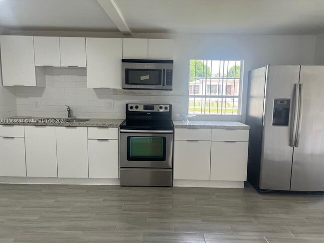 1934 NW 92nd St in Miami, FL - Building Photo - Building Photo