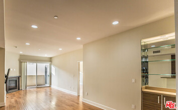 1235 Granville Ave in Los Angeles, CA - Building Photo - Building Photo