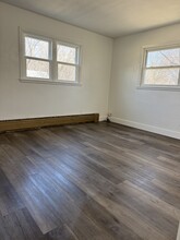 421 Elm Ave E in Delano, MN - Foto de edificio - Building Photo