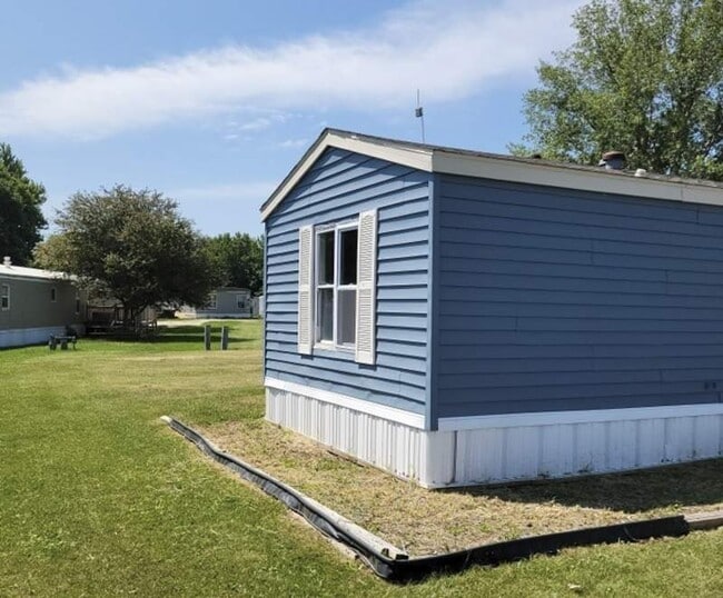 property at 113 Foxglove Ln