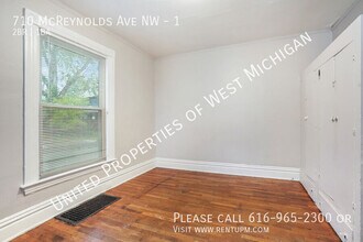 710 Mc Reynolds Ave NW in Grand Rapids, MI - Building Photo - Building Photo