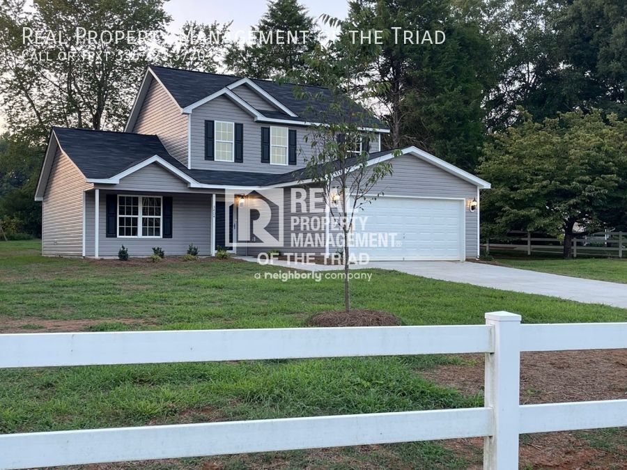 3404 Brookfield Dr in Greensboro, NC - Building Photo