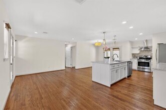 10314 Baronne Cir in Dallas, TX - Building Photo - Building Photo