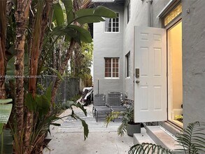 1551 West Ave in Miami Beach, FL - Foto de edificio - Building Photo