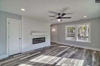 209 Lynch Ln in Chapin, SC - Building Photo - Building Photo