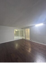 3720 Inverrary Dr, Unit 3720 Inverrary Dr # 3C in Lauderhill, FL - Building Photo - Building Photo