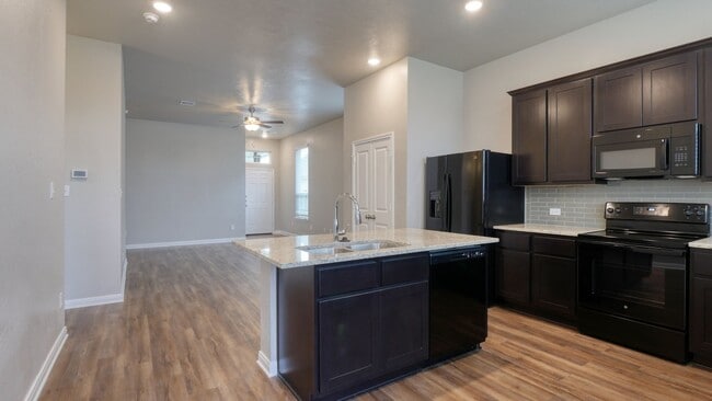 2212 John Ross Ct in Bryan, TX - Building Photo - Building Photo