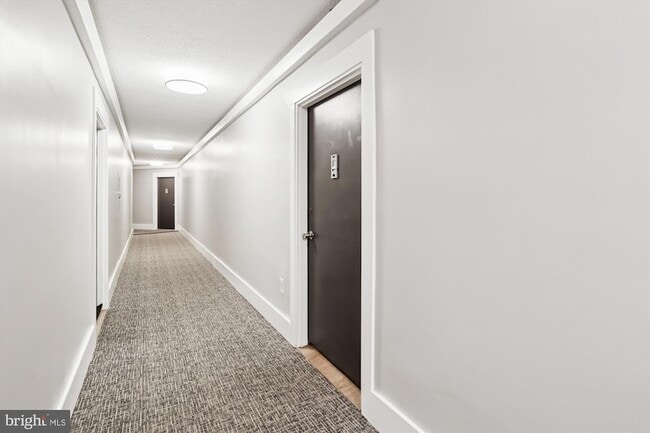 4000 Tunlaw Rd NW, Unit 611 in Washington, DC - Building Photo - Building Photo